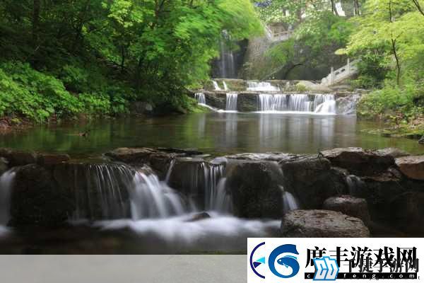 妈妈桃源洞口已是溪水-在桃源洞口-溪水轻声吟唱的春日晨光